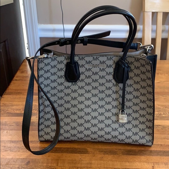 Michael Kors Handbags - •*•*•*Michael Kors Handbag*•*•*•